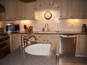 Large workable fully stocked kitchen.