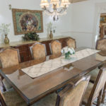 dinning room table close